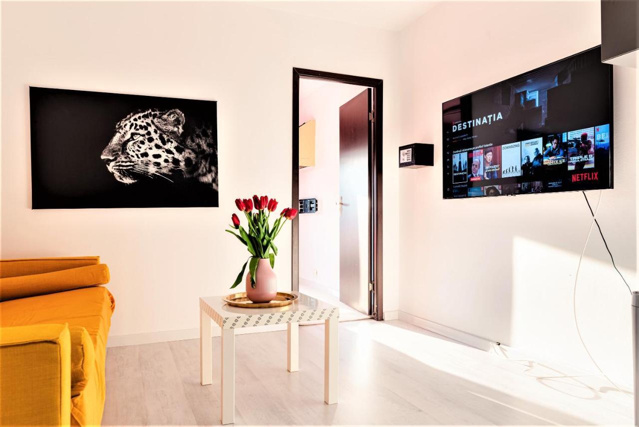 Parliament Marriott Unirii Square 5 Bedrooms Luxury Apartment Old Town Bucharest Exterior photo
